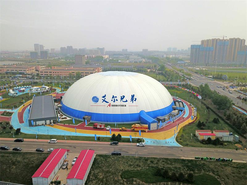 現(xiàn)在比較流行的氣膜館是采用什么樣的方式建造的？